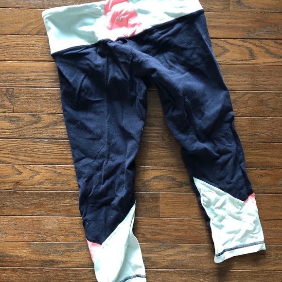 Lululemon EmbodyCrop Navy blue, mint, coral/orange - Picture 7 of 8